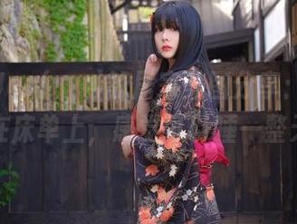 Jang Joo(장주)的居家美图分享：光线洒在床单上，感觉可以睡一整天